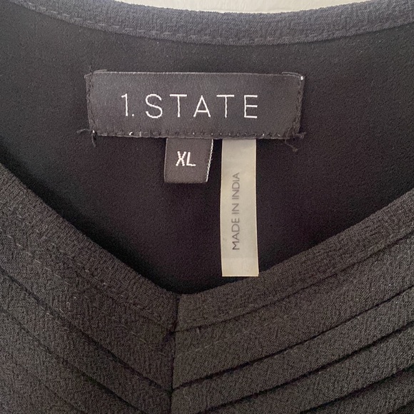 Cute top - Picture 2 of 3